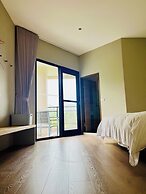 Xi Tou in Sunny Day Inn