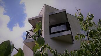 Xi Tou in Sunny Day Inn