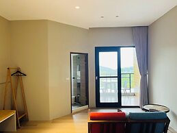 Xi Tou in Sunny Day Inn