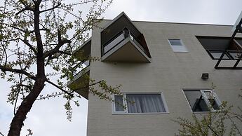 Xi Tou in Sunny Day Inn