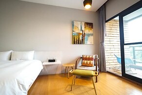 Xi Tou in Sunny Day Inn