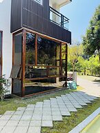 Xi Tou in Sunny Day Inn