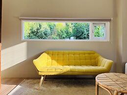 Xi Tou in Sunny Day Inn