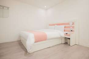 Elysian Hotel