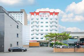 Elysian Hotel