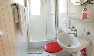 Adventure Guesthouse