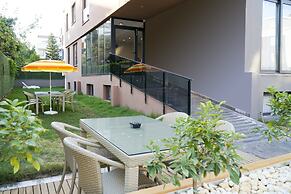 Meyde Boutique & Suites