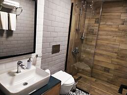 Meyde Boutique & Suites