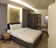 Meyde Boutique & Suites