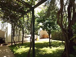 Three Bedroom Apartment With Garden