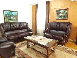 Three Bedroom Apartment With Garden