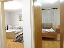 Three Bedroom Apartment With Garden