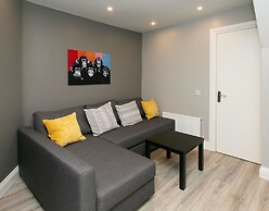 11 College Place North