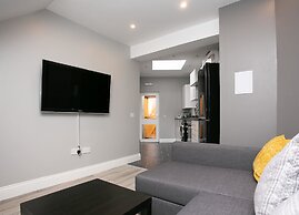 11 College Place North