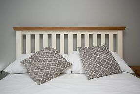 11 College Place North