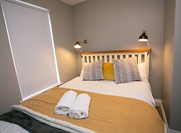 11 College Place North