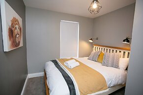 11 College Place North