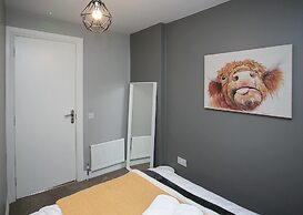 11 College Place North