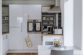 Beautiful Apartments in Media City