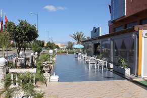 Hotel Hadaik Ain Asserdoune