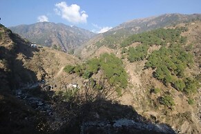 Triund Camps Riverside Resort