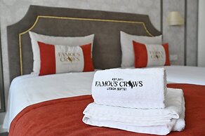 Famous Crows Lisbon Suites