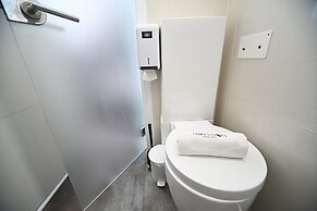 Famous Crows Lisbon Suites