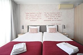 Famous Crows Lisbon Suites