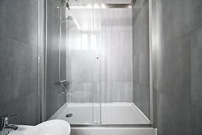 Famous Crows Lisbon Suites