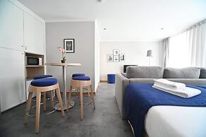 Famous Crows Lisbon Suites