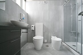 Famous Crows Lisbon Suites