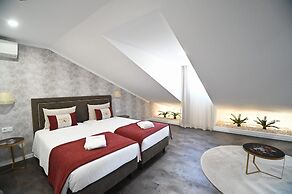 Famous Crows Lisbon Suites