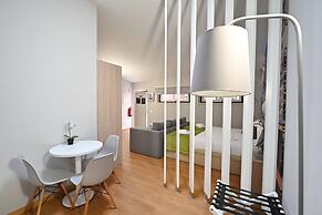 Famous Crows Lisbon Suites