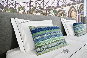 Famous Crows Lisbon Suites