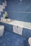 Famous Crows Lisbon Suites