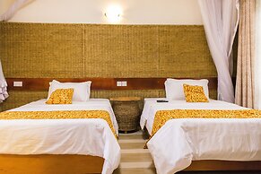 Tooro Fairway Hotel