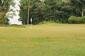 Tooro Fairway Hotel
