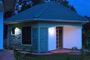 Tooro Fairway Hotel