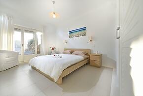 Luxurious 7 Bedroom Villa in Fokos Beach