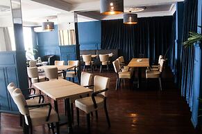 Sacha Hotel