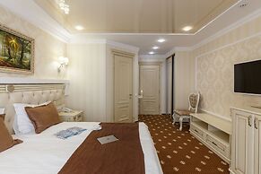 Chevalier Hotel & Spa