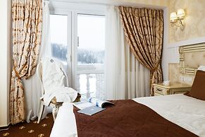 Chevalier Hotel & Spa