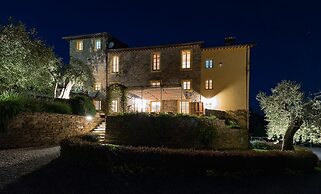 Luxury 6-bed Tuscan Villa Near Lucca