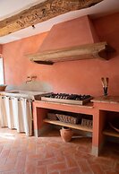 Luxury 6-bed Tuscan Villa Near Lucca and Florence