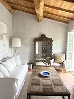Luxury 6-bed Tuscan Villa Near Lucca and Florence