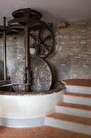 Luxury 6-bed Tuscan Villa Near Lucca and Florence