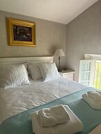 Luxury 6-bed Tuscan Villa Near Lucca and Florence