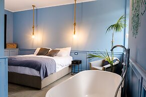 Bello Lake Como Suites