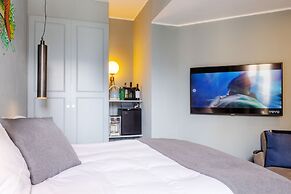 Bello Lake Como Suites