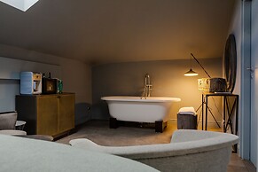 Bello Lake Como Suites